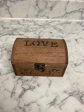 Load image into Gallery viewer, Butterfly And Flower Jewellery Box