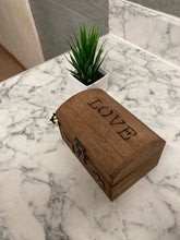 Load image into Gallery viewer, Butterfly And Flower Jewellery Box